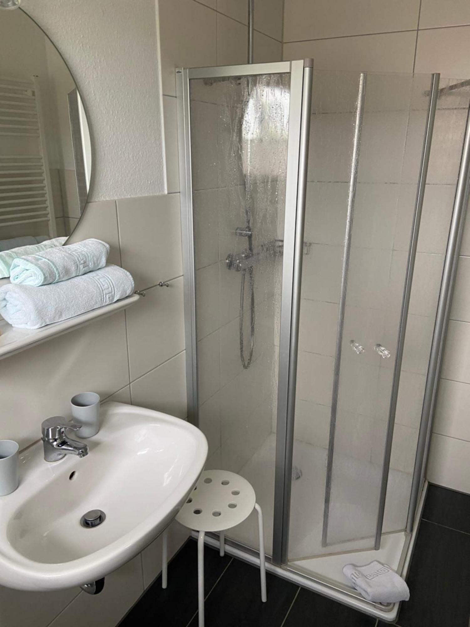 Hotel Zum Grossen Krug Wirdum Ngoại thất bức ảnh