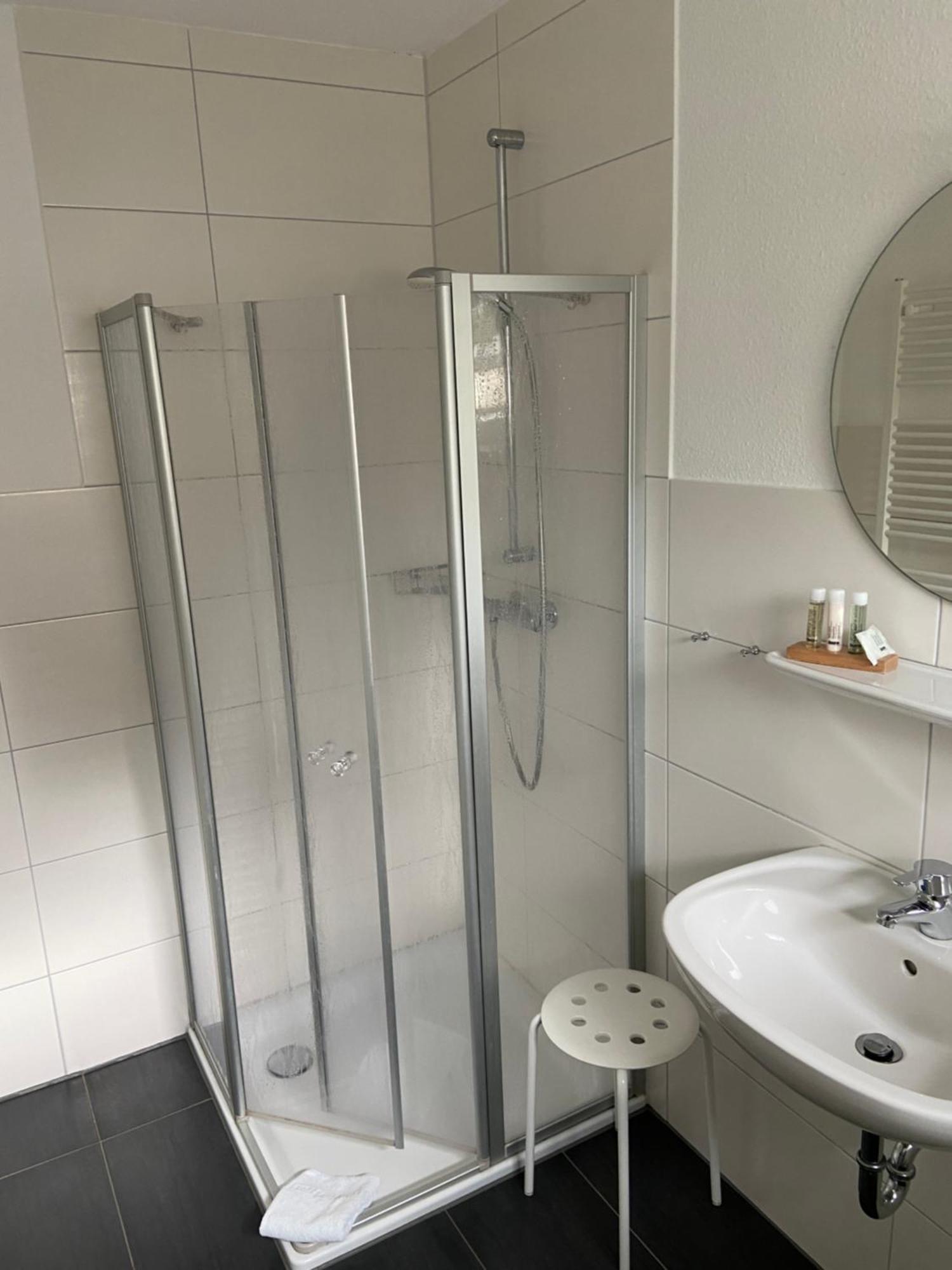Hotel Zum Grossen Krug Wirdum Ngoại thất bức ảnh