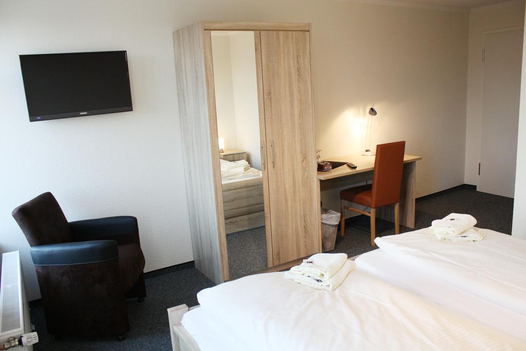 Hotel Zum Grossen Krug Wirdum Ngoại thất bức ảnh